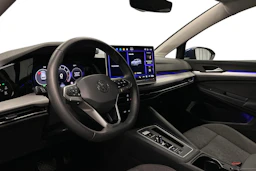 sininen Volkswagen Golf 2025 kuva 8.