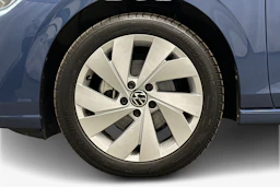 sininen Volkswagen Golf 2025 kuva 12.
