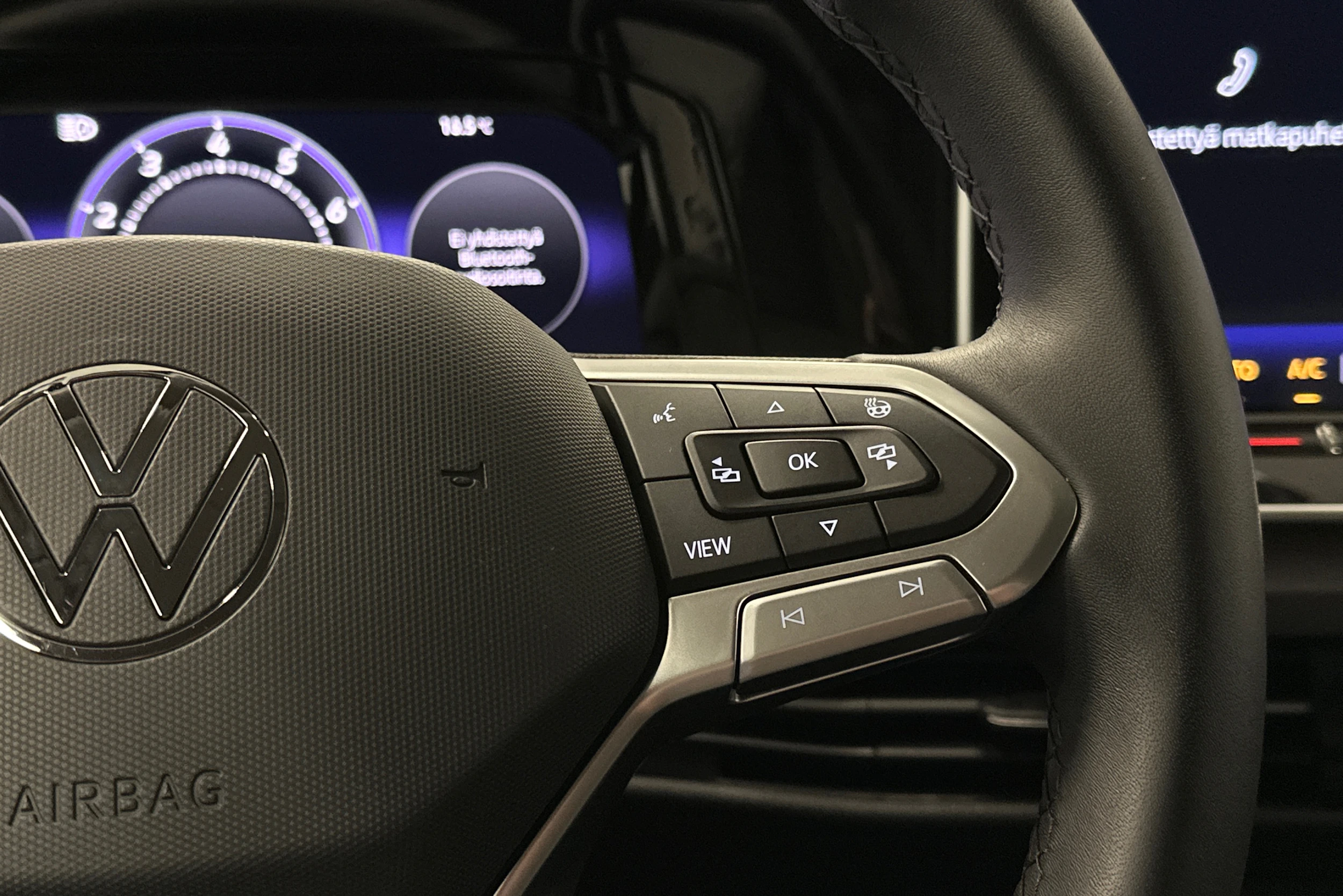 sininen Volkswagen Golf 2025 kuva 20.