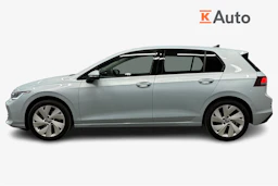sininen Volkswagen Golf 2025 kuva 7.