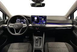 sininen Volkswagen Golf 2025 kuva 9.