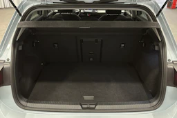 sininen Volkswagen Golf 2025 kuva 15.