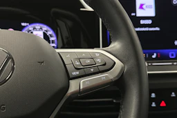 sininen Volkswagen Golf 2025 kuva 20.
