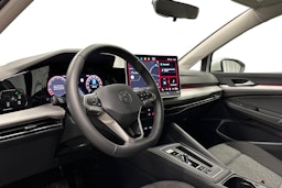 valkoinen Volkswagen Golf 2025 kuva 7.