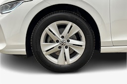 valkoinen Volkswagen Golf 2025 kuva 11.