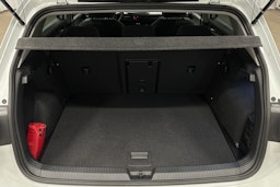 valkoinen Volkswagen Golf 2025 kuva 14.