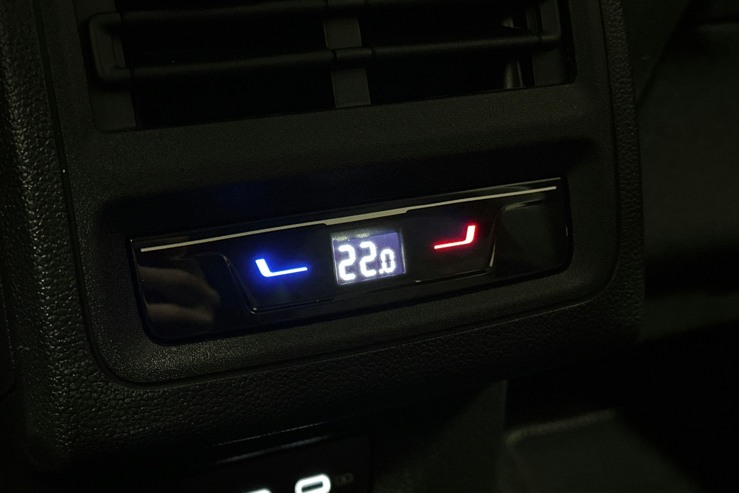 valkoinen Volkswagen Golf 2025 kuva 15.