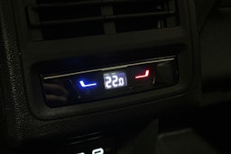 valkoinen Volkswagen Golf 2025 kuva 15.