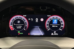 valkoinen Volkswagen Golf 2025 kuva 20.