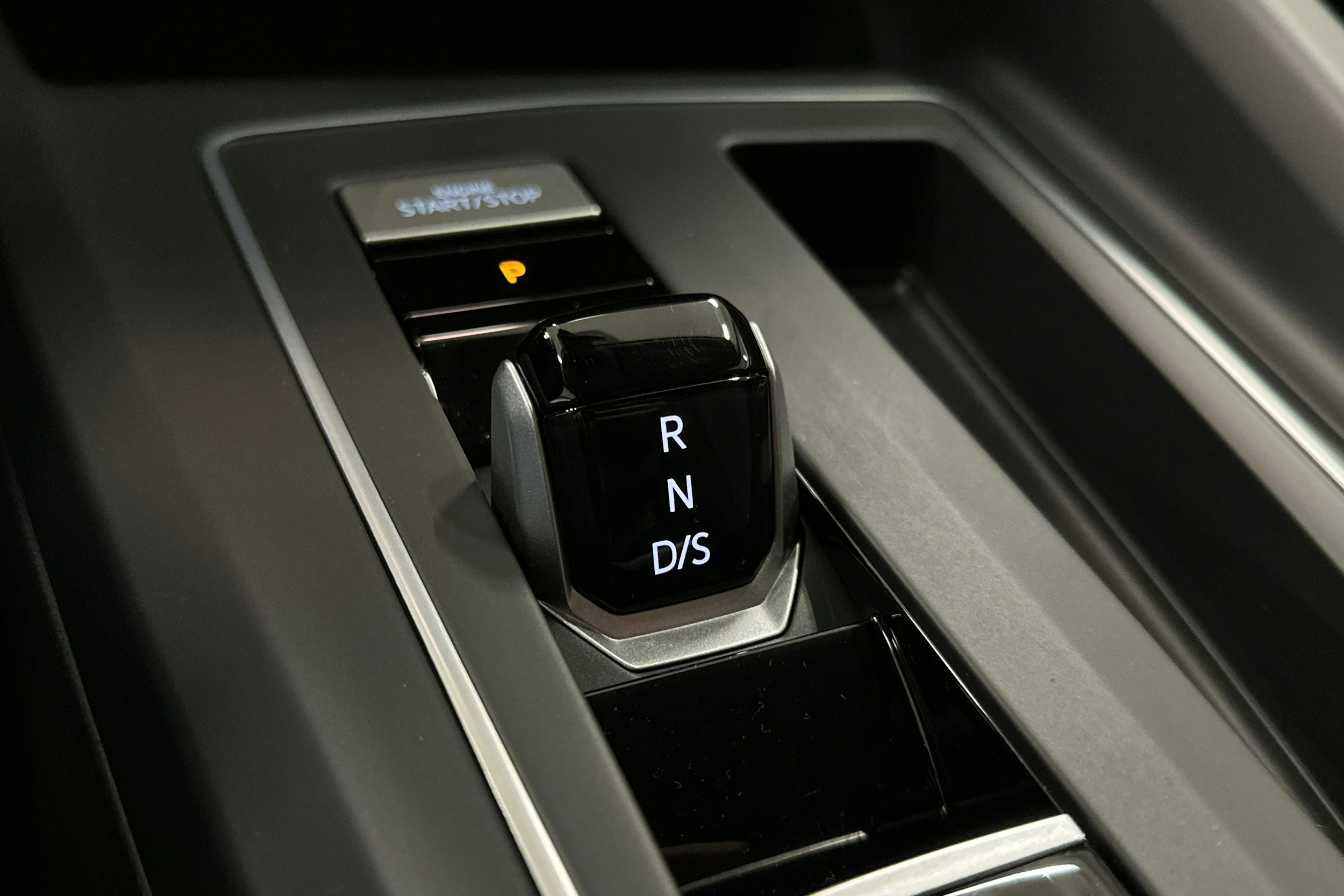 valkoinen Volkswagen Golf 2025 kuva 26.