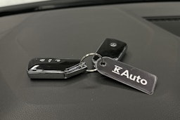 valkoinen Volkswagen Golf 2025 kuva 27.