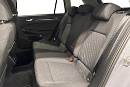 harmaa Volkswagen Golf 2025 kuva 10.