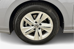 harmaa Volkswagen Golf 2025 kuva 11.