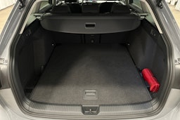 harmaa Volkswagen Golf 2025 kuva 14.