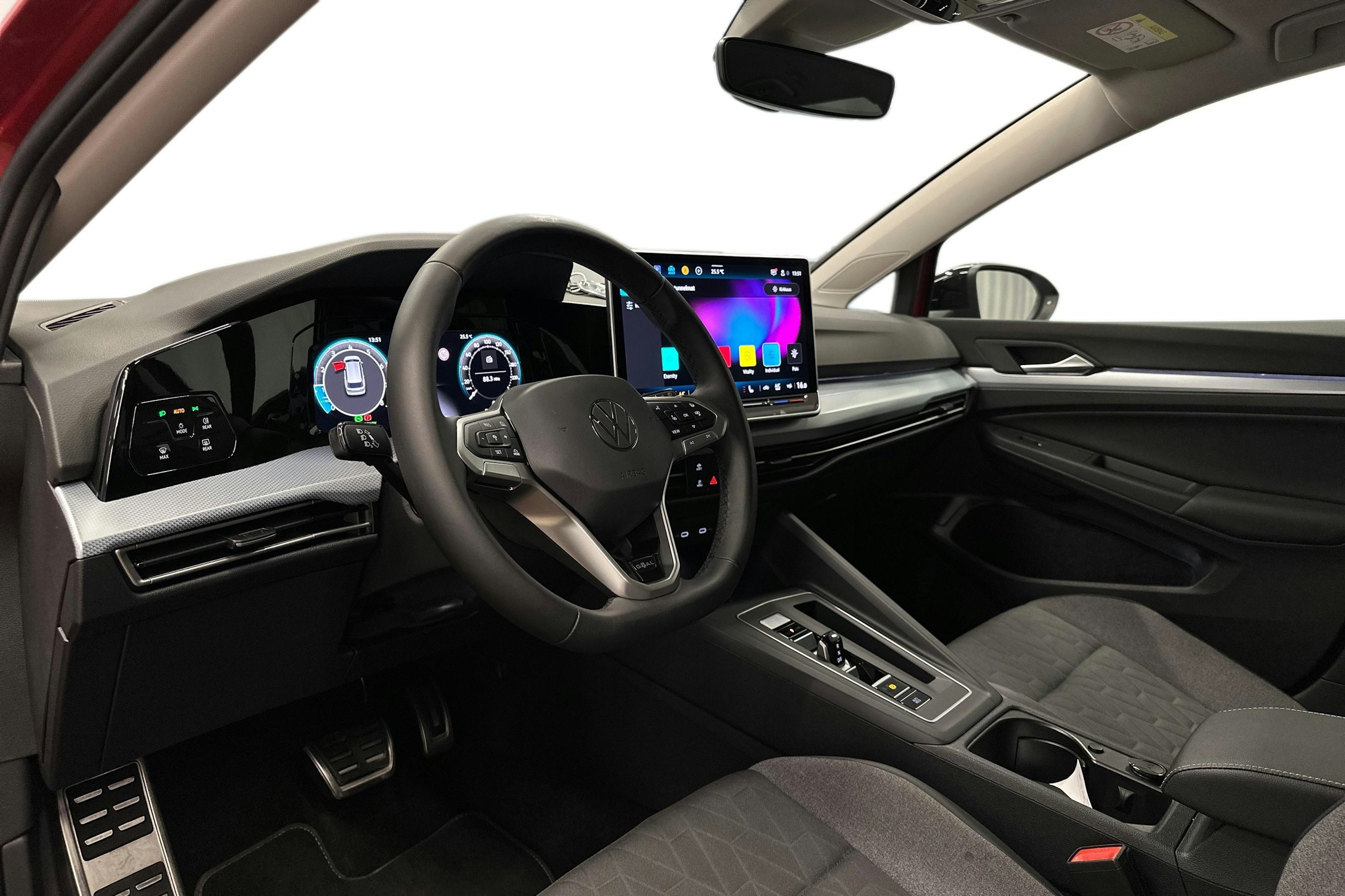 punainen Volkswagen Golf 2025 kuva 7.