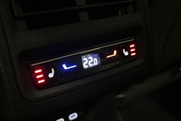 punainen Volkswagen Golf 2025 kuva 16.