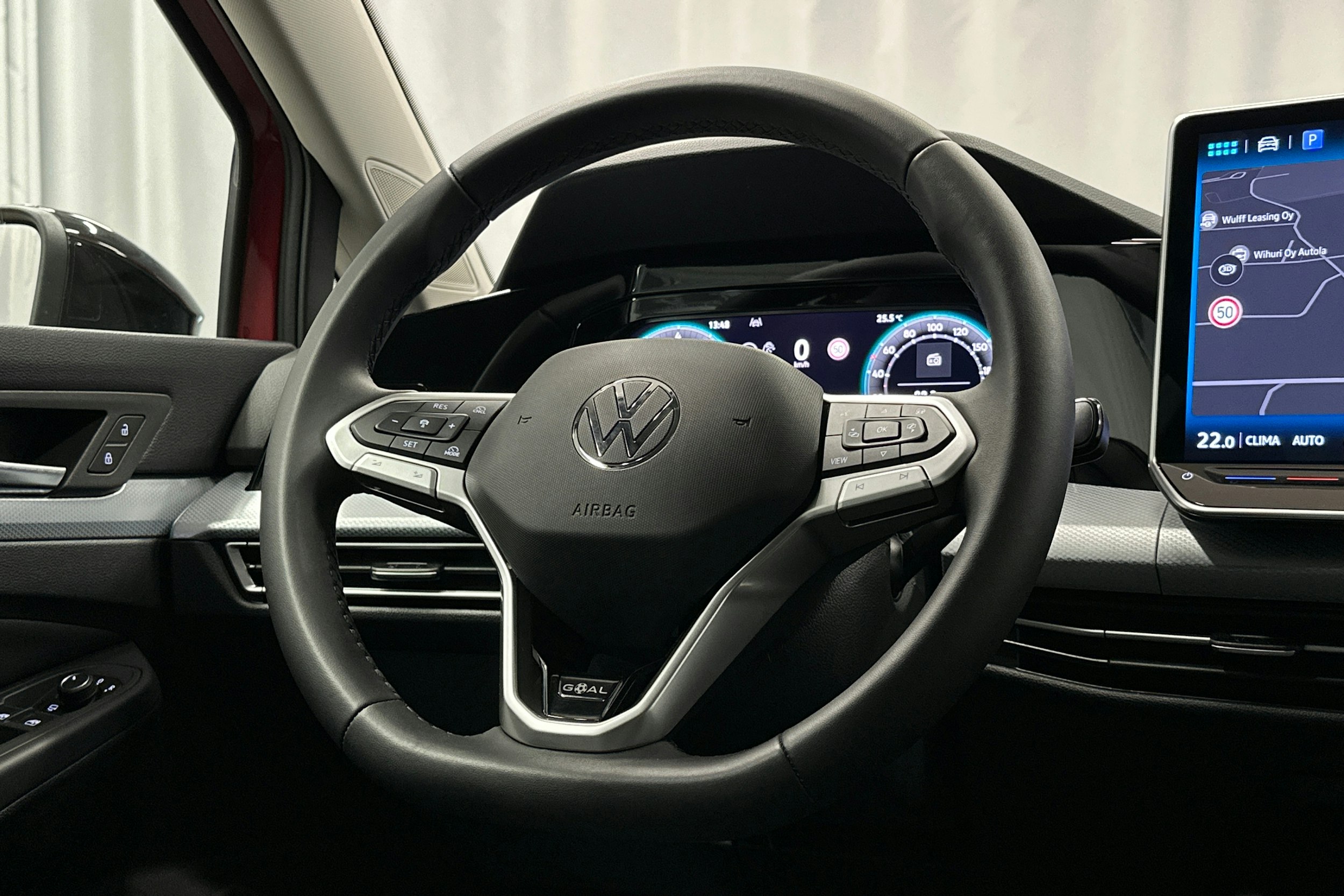 punainen Volkswagen Golf 2025 kuva 18.