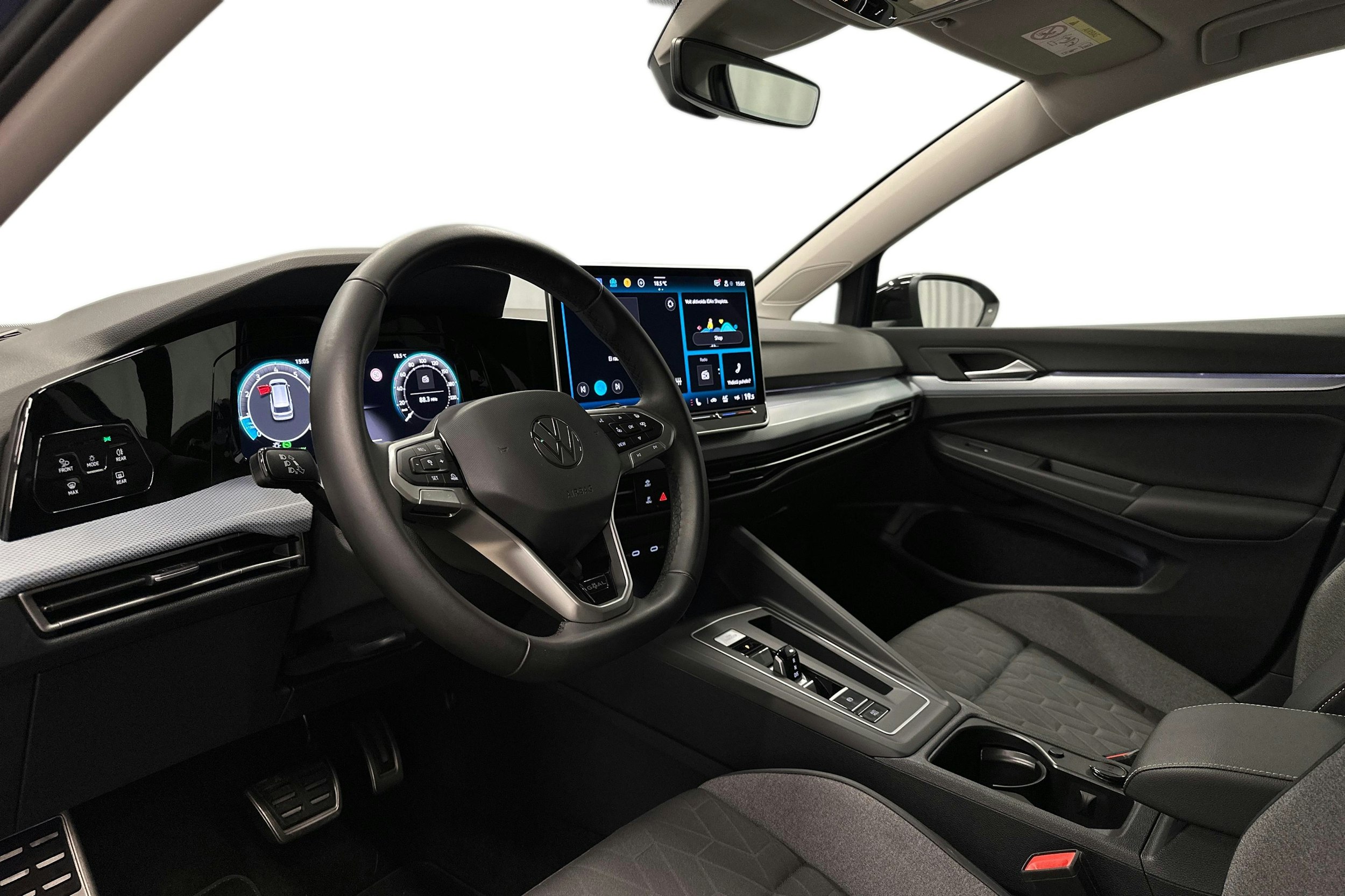 sininen Volkswagen Golf 2025 kuva 7.