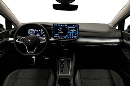 sininen Volkswagen Golf 2025 kuva 9.