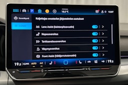 sininen Volkswagen Golf 2025 kuva 24.