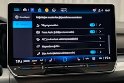 sininen Volkswagen Golf 2025 kuva 25.