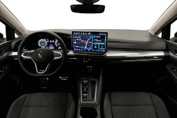 musta Volkswagen Golf 2025 kuva 9.
