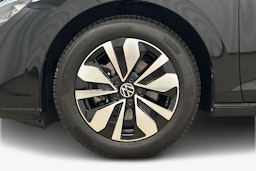 musta Volkswagen Golf 2025 kuva 11.