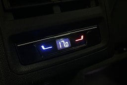 musta Volkswagen Golf 2025 kuva 16.