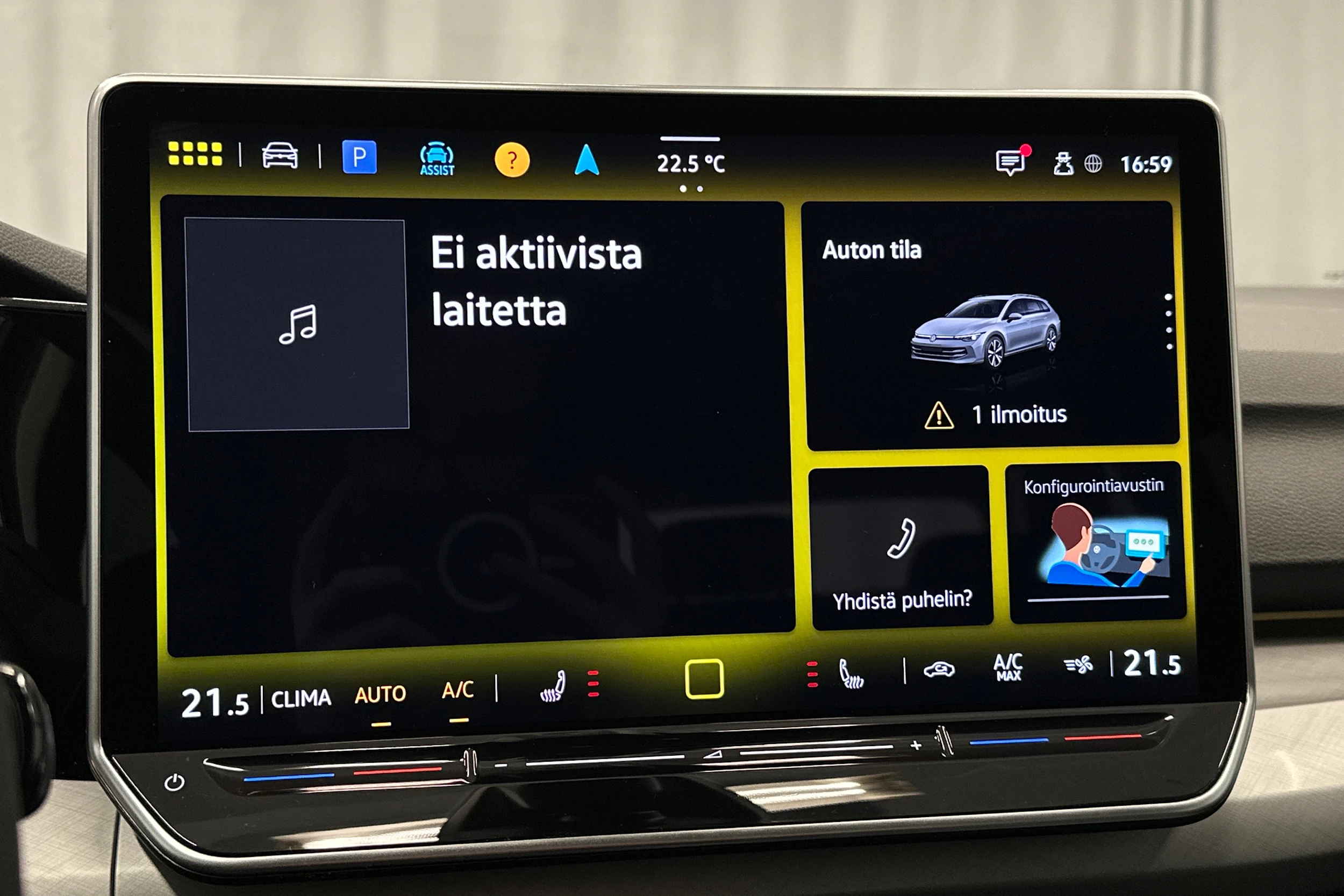 sininen Volkswagen Golf 2025 kuva 16.