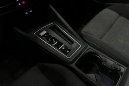 sininen Volkswagen Golf 2025 kuva 29.