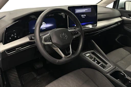 sininen Volkswagen Golf 2025 kuva 6.
