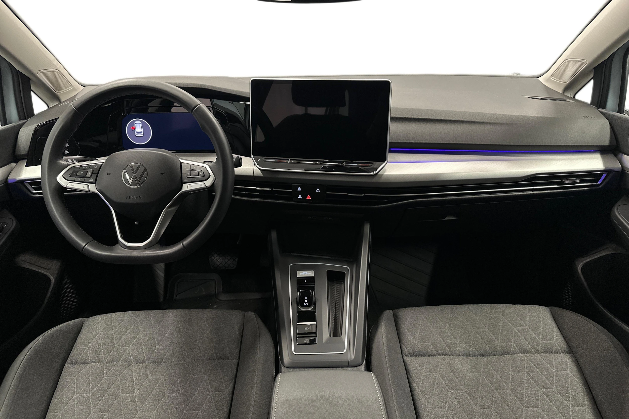sininen Volkswagen Golf 2025 kuva 7.