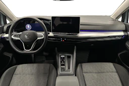 sininen Volkswagen Golf 2025 kuva 7.