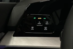 sininen Volkswagen Golf 2025 kuva 15.