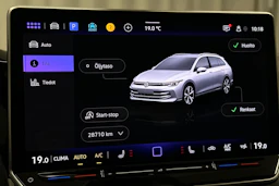 sininen Volkswagen Golf 2025 kuva 21.