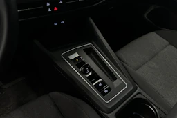 sininen Volkswagen Golf 2025 kuva 30.