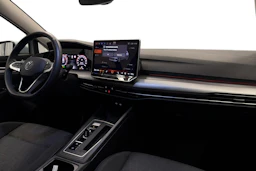 sininen Volkswagen Golf 2025 kuva 7.