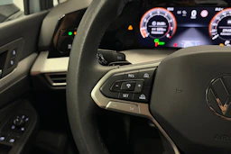 sininen Volkswagen Golf 2025 kuva 15.