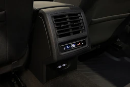 sininen Volkswagen Golf 2025 kuva 26.