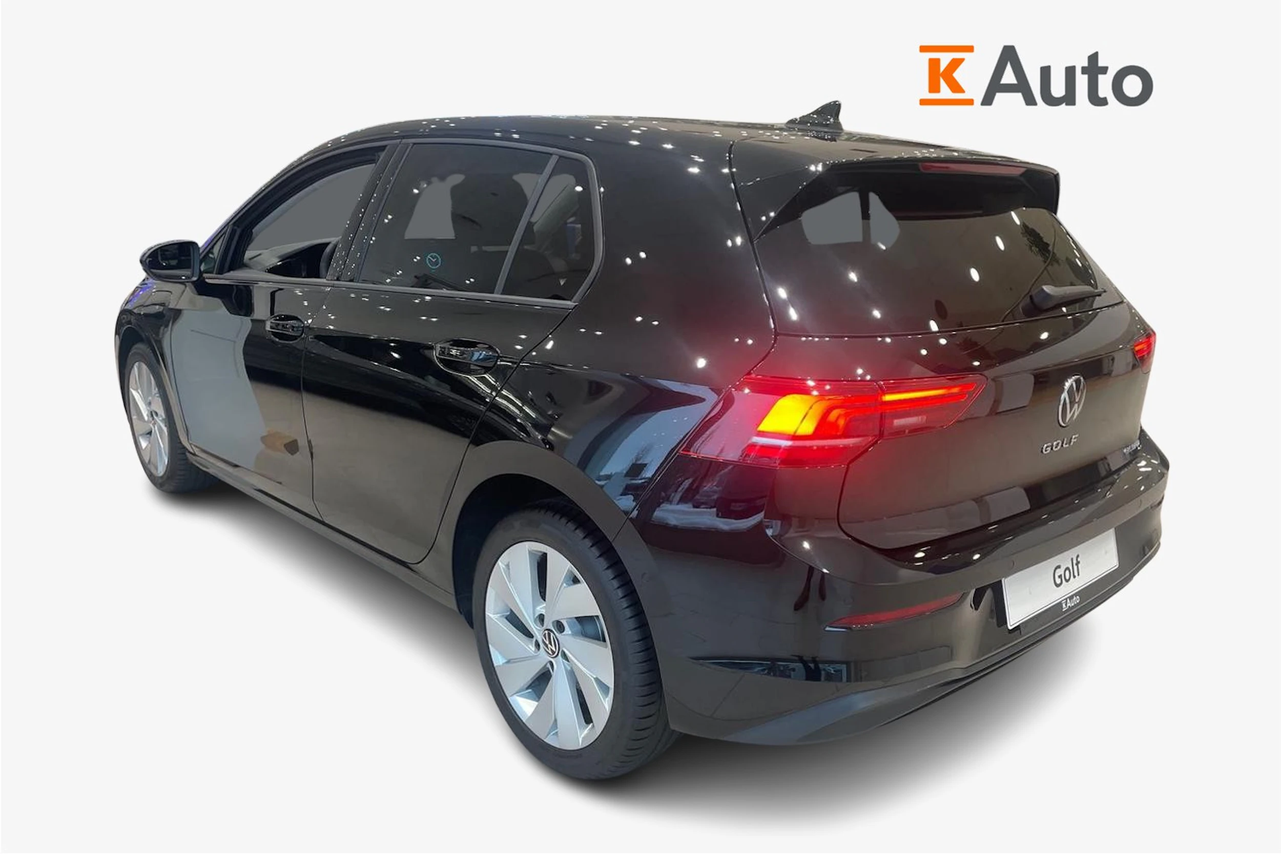 musta Volkswagen Golf 2025 kuva 2.