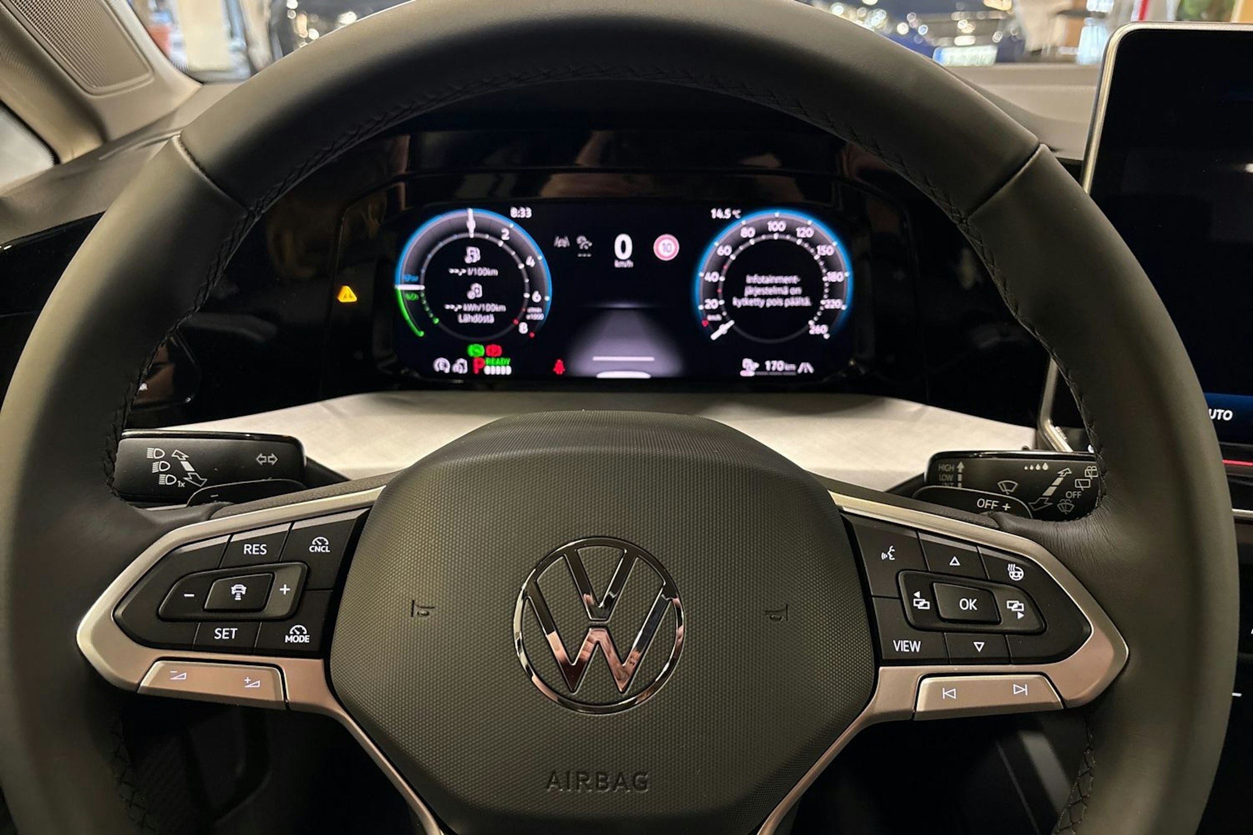 met. harmaa Volkswagen Golf 2025 kuva 8.