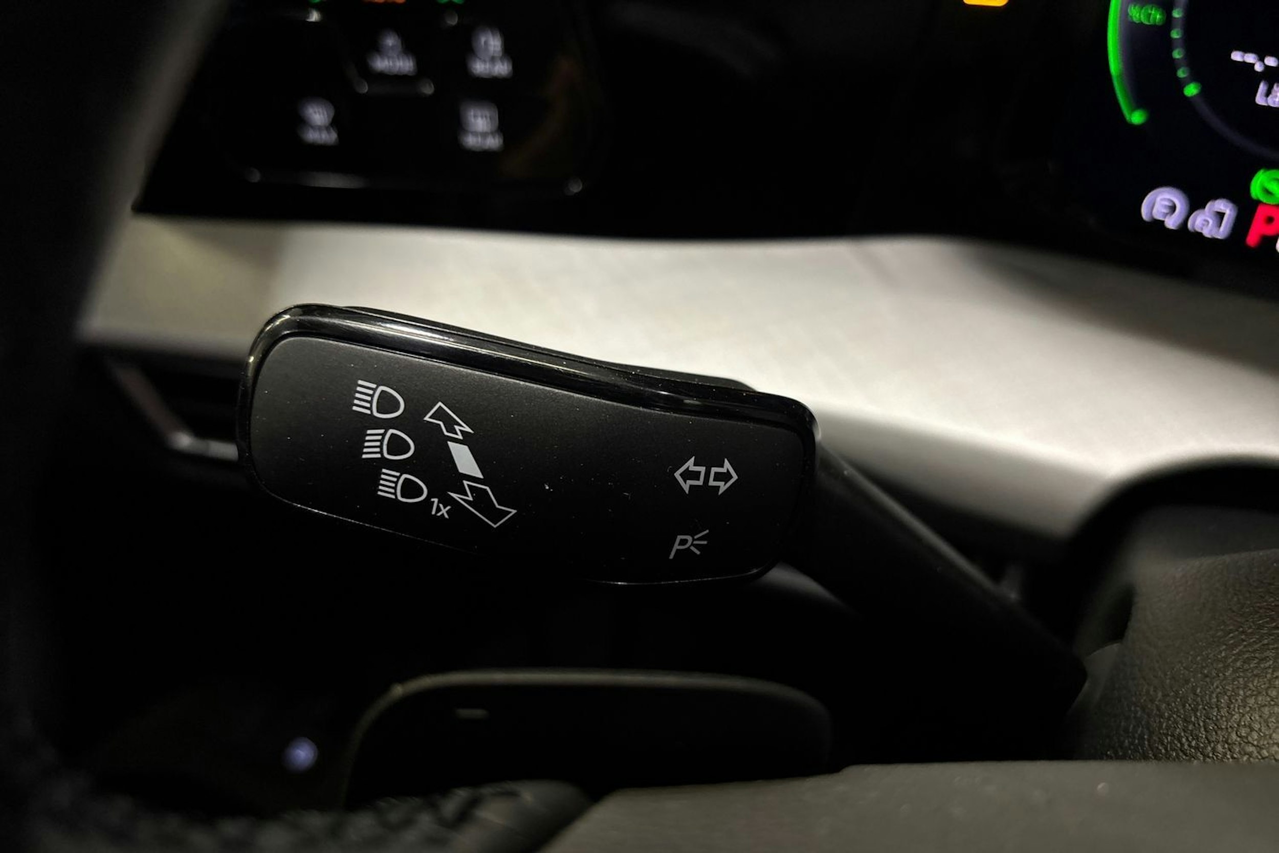 met. harmaa Volkswagen Golf 2025 kuva 10.