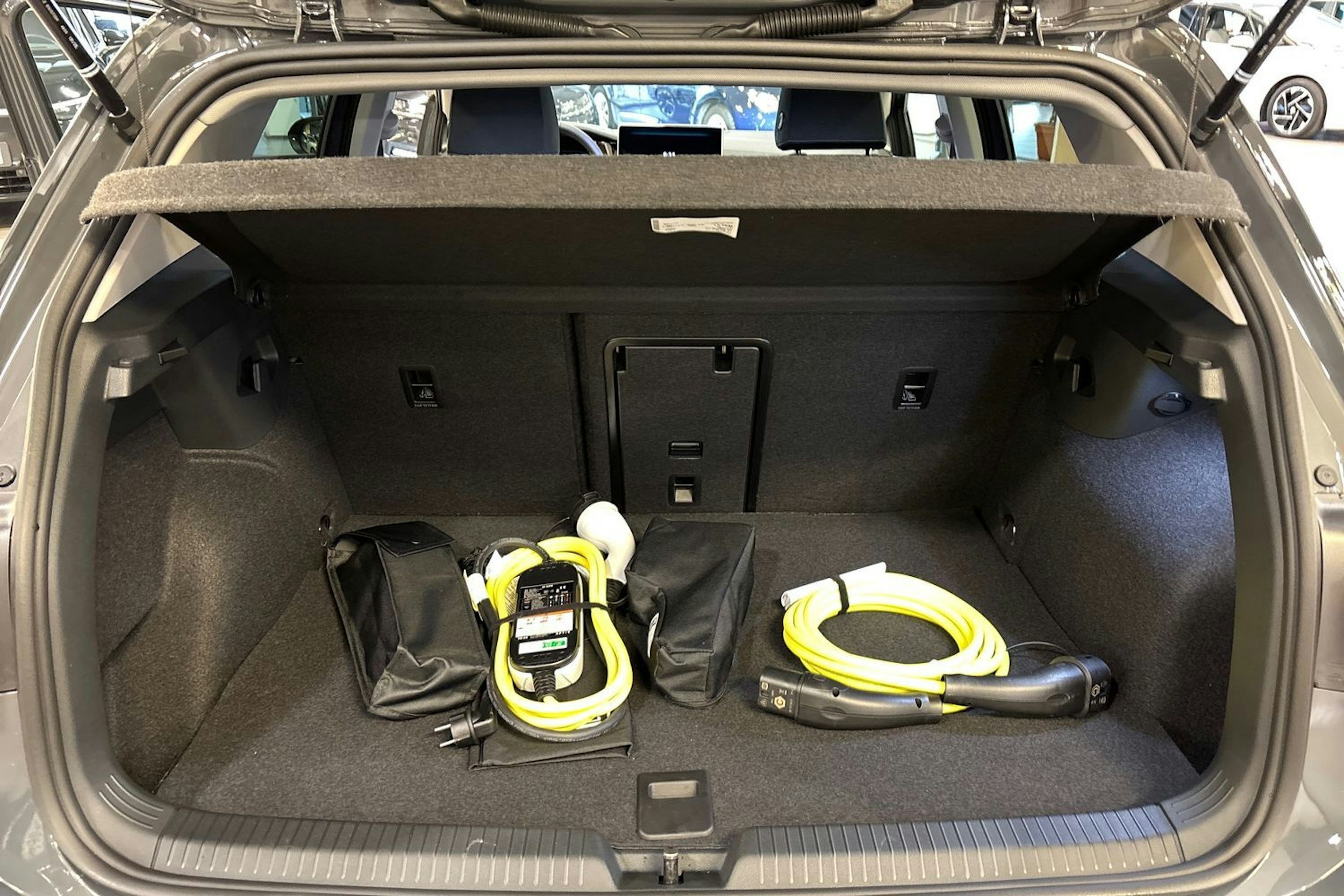 met. harmaa Volkswagen Golf 2025 kuva 17.