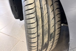 met. harmaa Volkswagen Golf 2025 kuva 19.