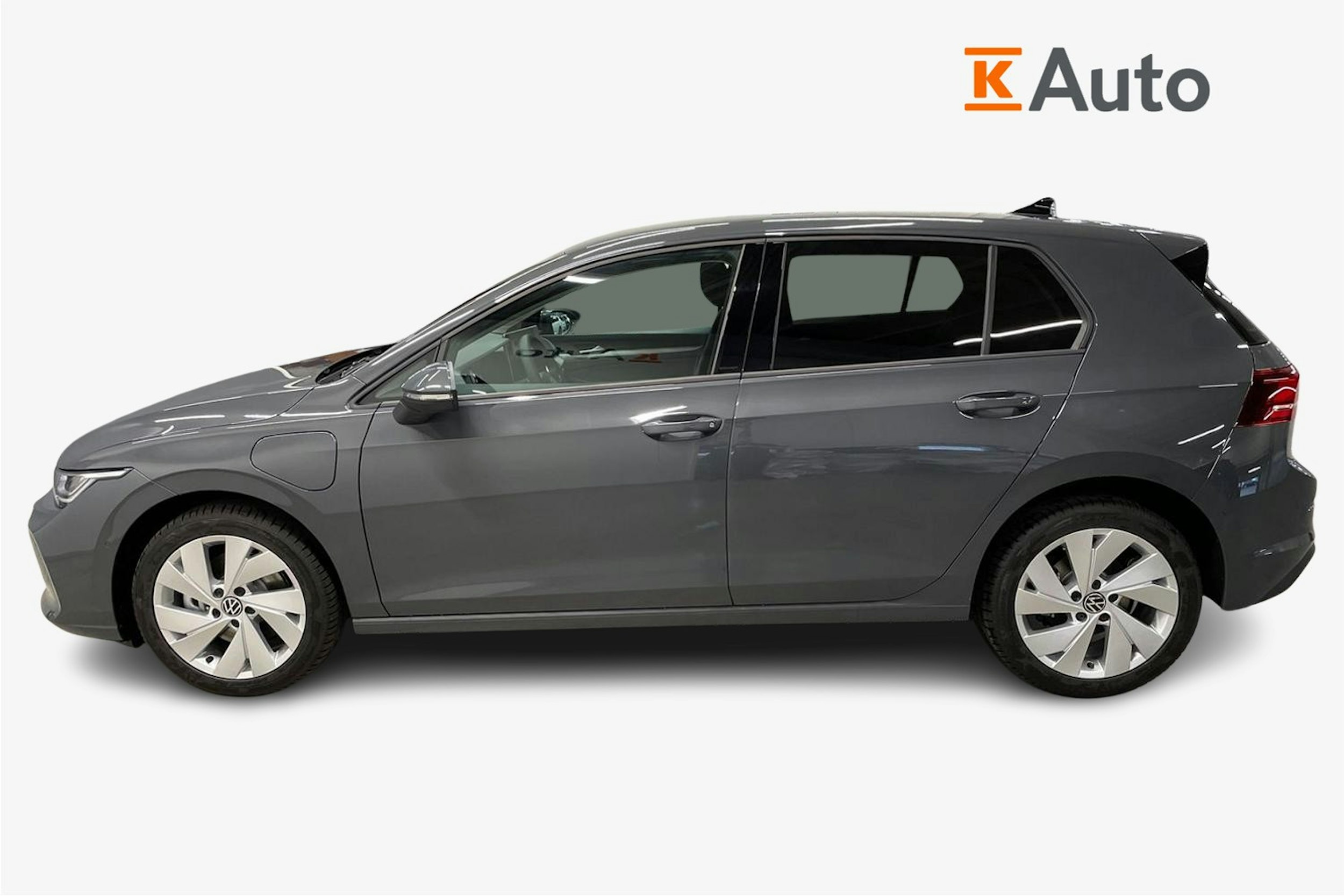harmaa Volkswagen Golf 2025 kuva 5.