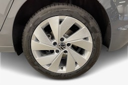 harmaa Volkswagen Golf 2025 kuva 9.