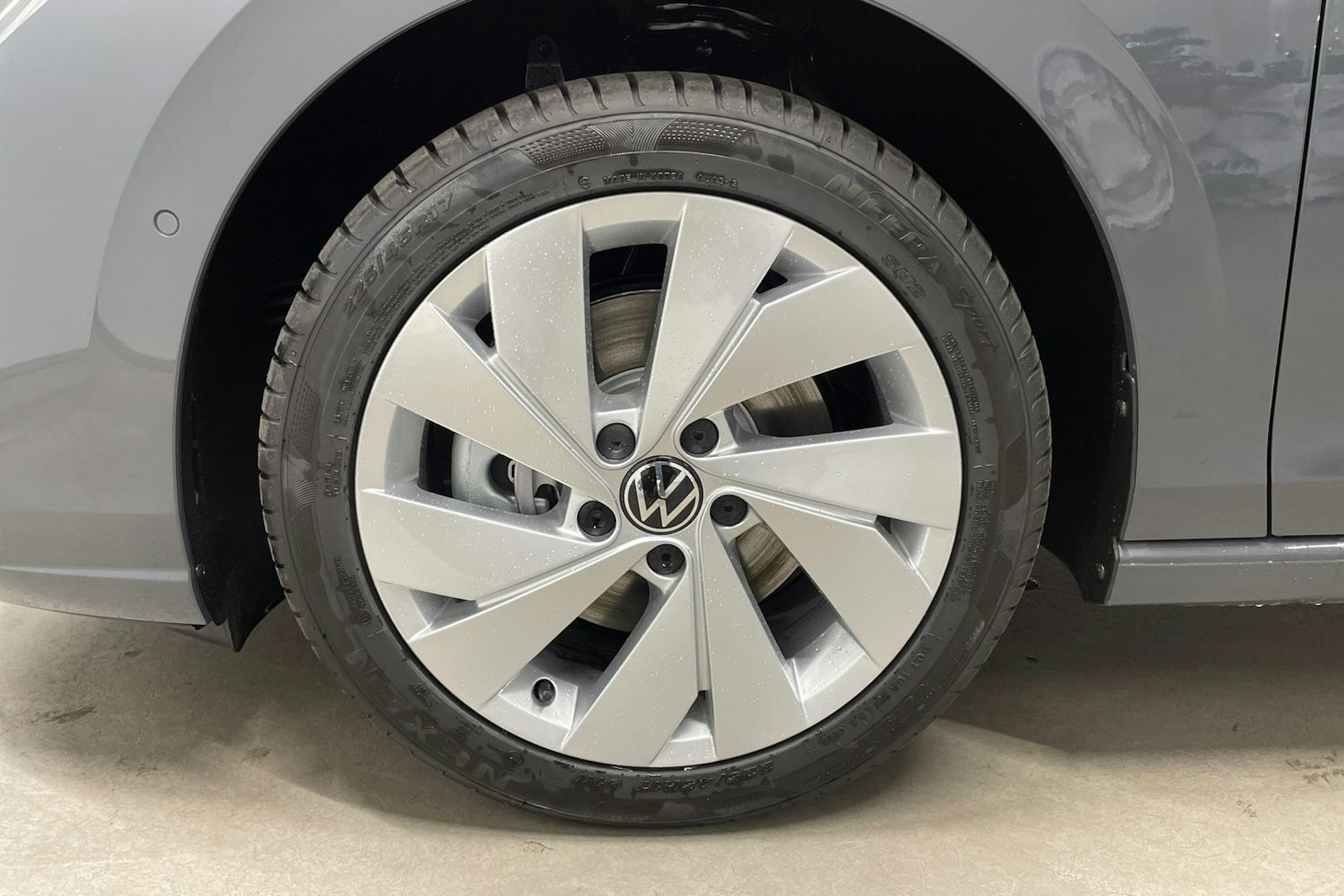harmaa Volkswagen Golf 2025 kuva 10.