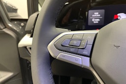 harmaa Volkswagen Golf 2025 kuva 12.