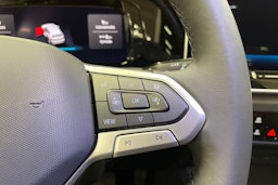 harmaa Volkswagen Golf 2025 kuva 13.