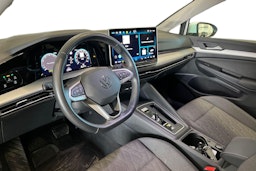 valkoinen Volkswagen Golf 2025 kuva 6.